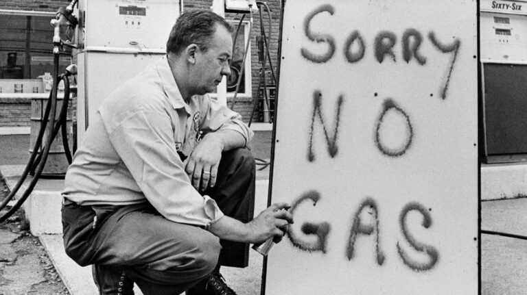 Πετρελαϊκή κρίση του 1973: Μια από τις μεγαλύτερες οικονομικές κρίσεις |  OffLine Post